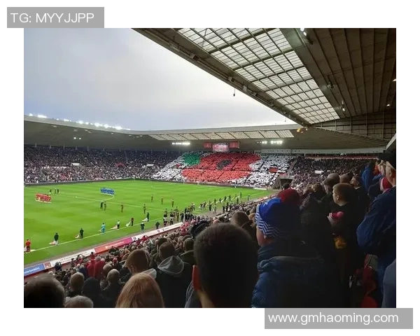 当传奇谢幕泪洒绿茵场那一刻全场送别永不褪色的信仰